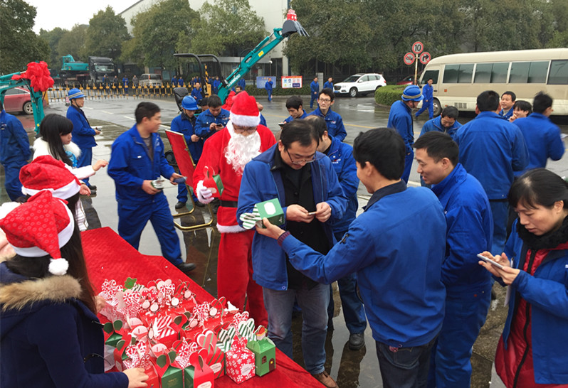 平安果駕到，好事要來到