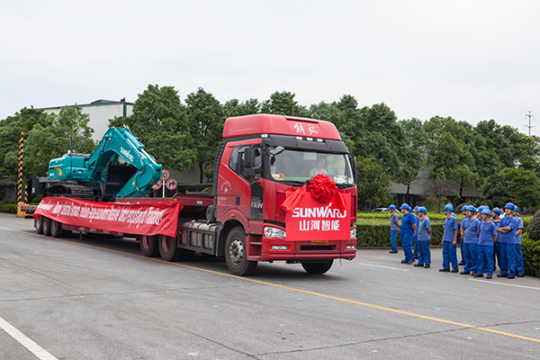 掘金一帶一路，山河智能中大挖大批量出口泰國(guó)