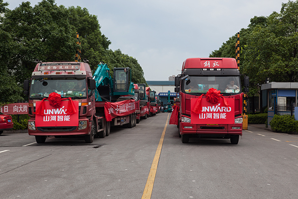 掘金一帶一路，山河智能中大挖大批量出口泰國(guó)