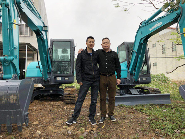 520見真愛，月內(nèi)購買10臺(tái)山河智能SWE60E