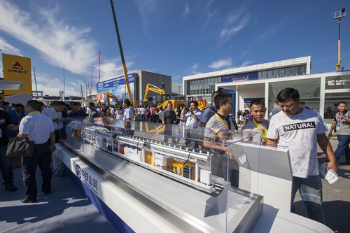 山河智能酷帥曾大蝦，一大波美圖帶你親臨北京BICES展