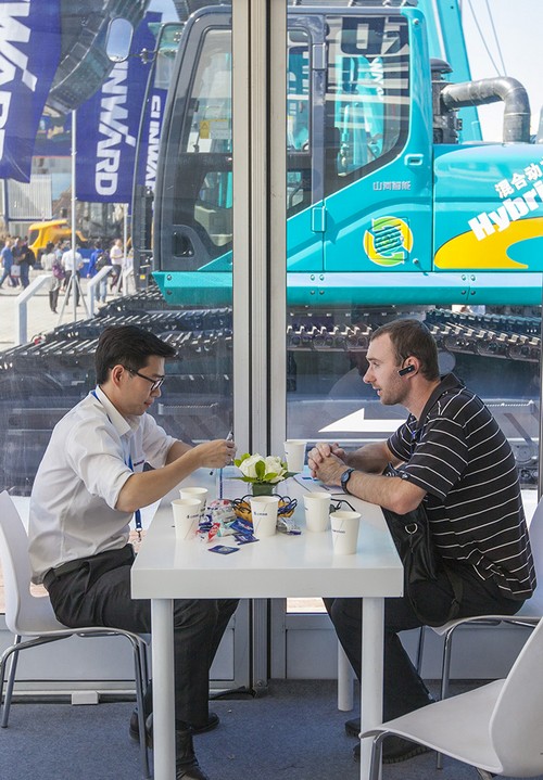 山河智能酷帥曾大蝦，一大波美圖帶你親臨北京BICES展