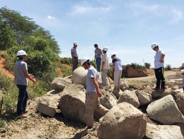 肯尼亞總統(tǒng)高度贊賞，乞力馬扎羅山下山河綠閃耀