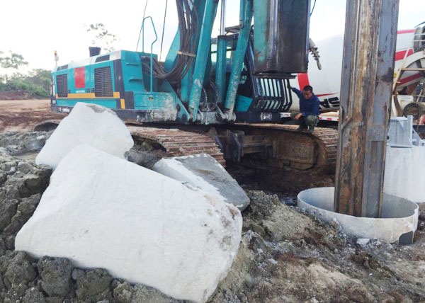 肯尼亞總統(tǒng)高度贊賞，乞力馬扎羅山下山河綠閃耀