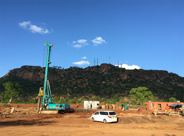 山河智能入巖神器在東非肯尼亞獲贊，人好設(shè)備好