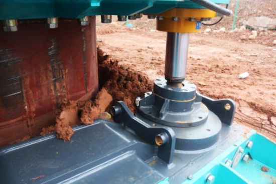 喜訊！山河智能SWRC170自行式全回轉(zhuǎn)全套管鉆機獲湖南省首臺(套)重大技術裝備產(chǎn)品獎勵！