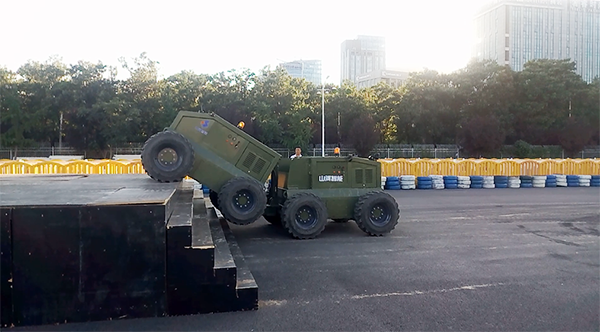 山河智能“龍馬一號”驚艷亮相世界機(jī)器人大會