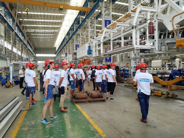 500多名挖掘機(jī)用戶實(shí)地考察，為山河智能點(diǎn)贊！