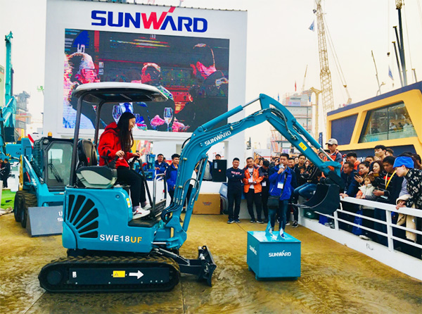 不服來(lái)戰(zhàn)！山河智能展臺(tái)有大禮等你拿