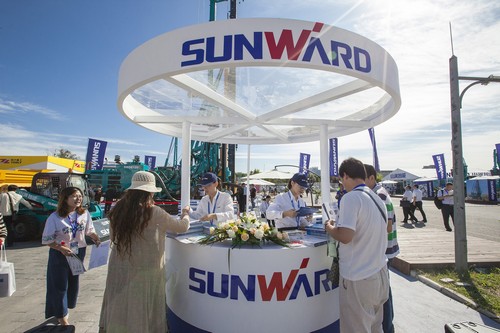 山河智能酷帥曾大蝦，一大波美圖帶你親臨北京BICES展