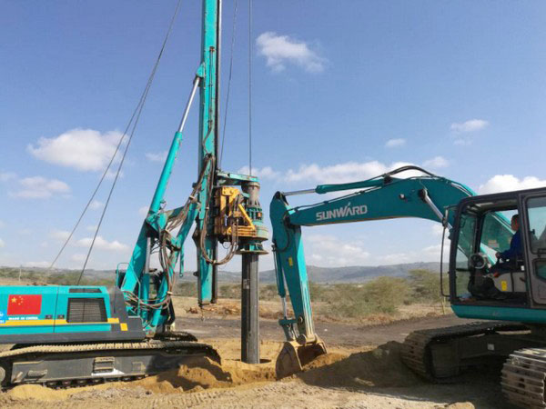肯尼亞總統(tǒng)高度贊賞，乞力馬扎羅山下山河綠閃耀