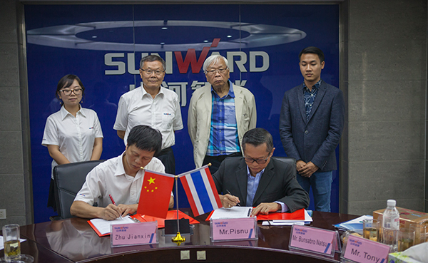 掘金一帶一路，山河智能中大挖大批量出口泰國(guó)