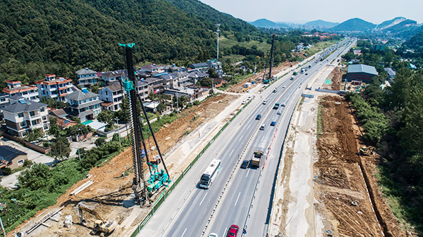 高效又環(huán)保，說的就是SWSD雙動(dòng)力頭強(qiáng)力多功能鉆機(jī)