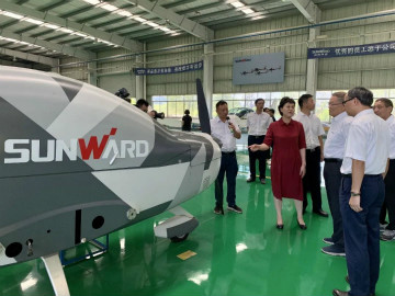 省委常委、統(tǒng)戰(zhàn)部部長黃蘭香考察調(diào)研山河科技