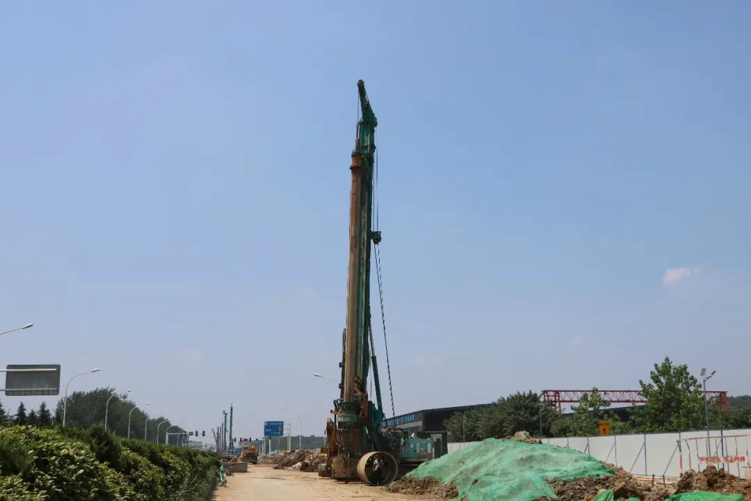 “誤入”樁基 百折不回！他以8臺(tái)旋挖搏未來