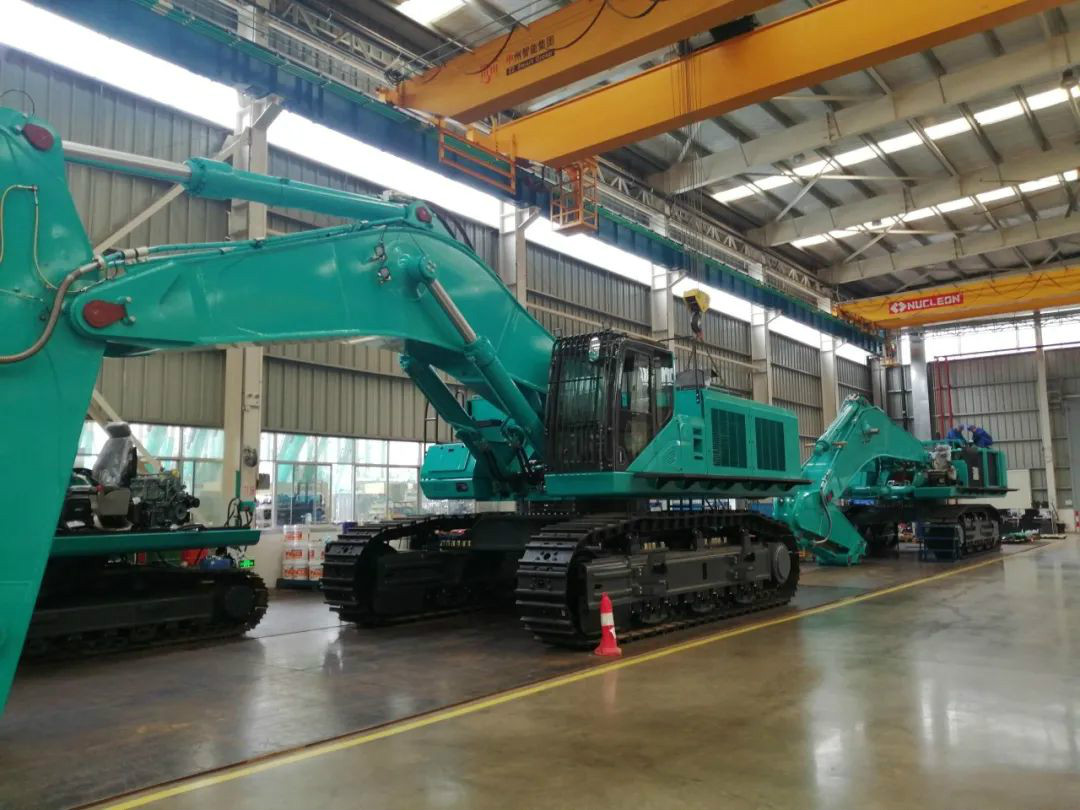 創(chuàng)新再出成果！山河智能超大型履帶式液壓挖掘機(jī)下線