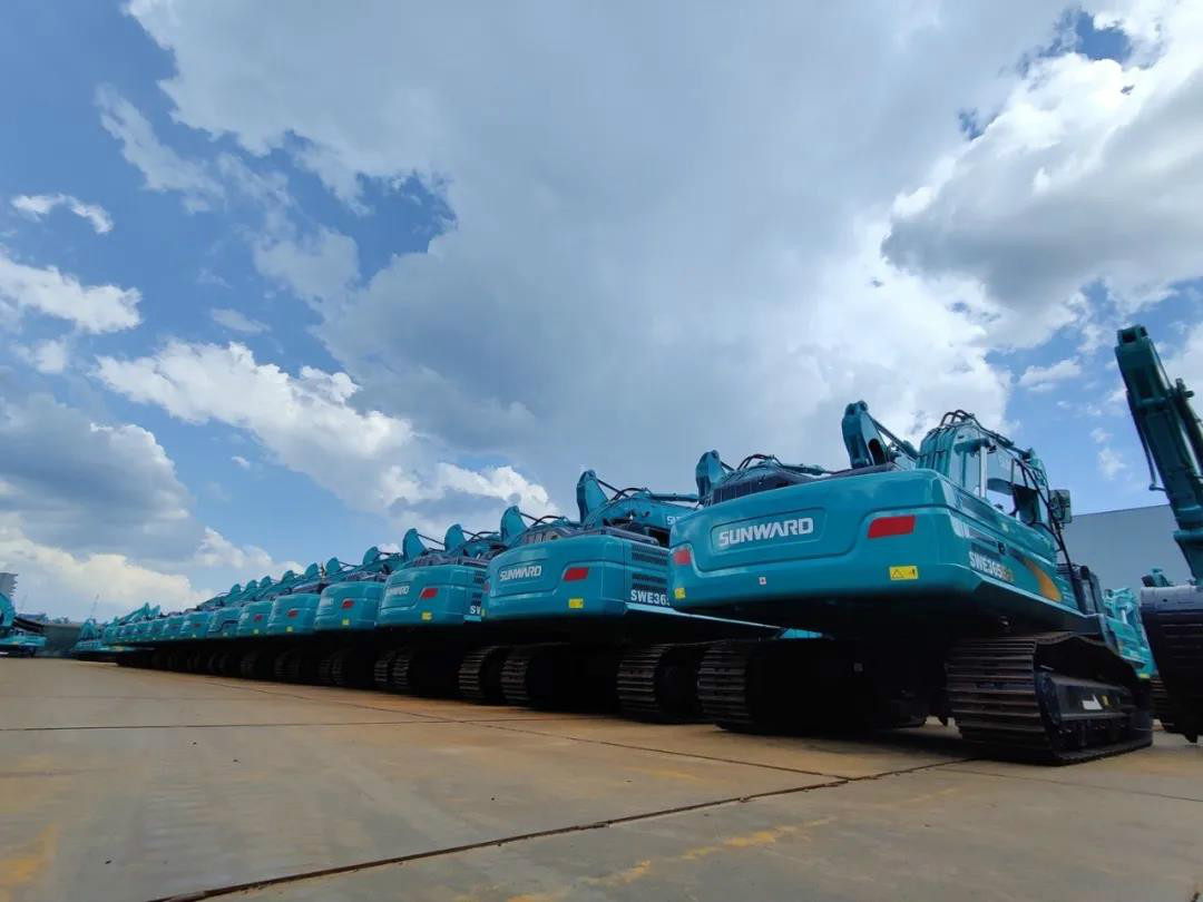 以先導式創(chuàng)新實現(xiàn)挖掘機從無到有，從小到大，從大到強！