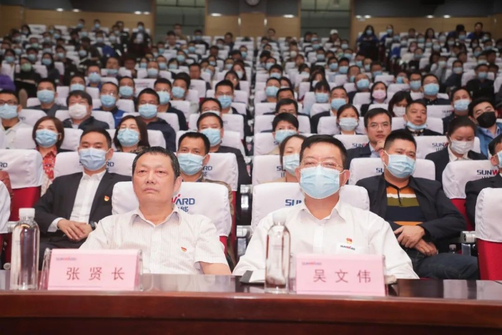 惟創(chuàng)新者勝——學(xué)習(xí)貫徹習(xí)近平總書(shū)記考察湖南重要講話精神省委宣講團(tuán)長(zhǎng)沙分團(tuán)宣講報(bào)告會(huì)在山河智能開(kāi)講