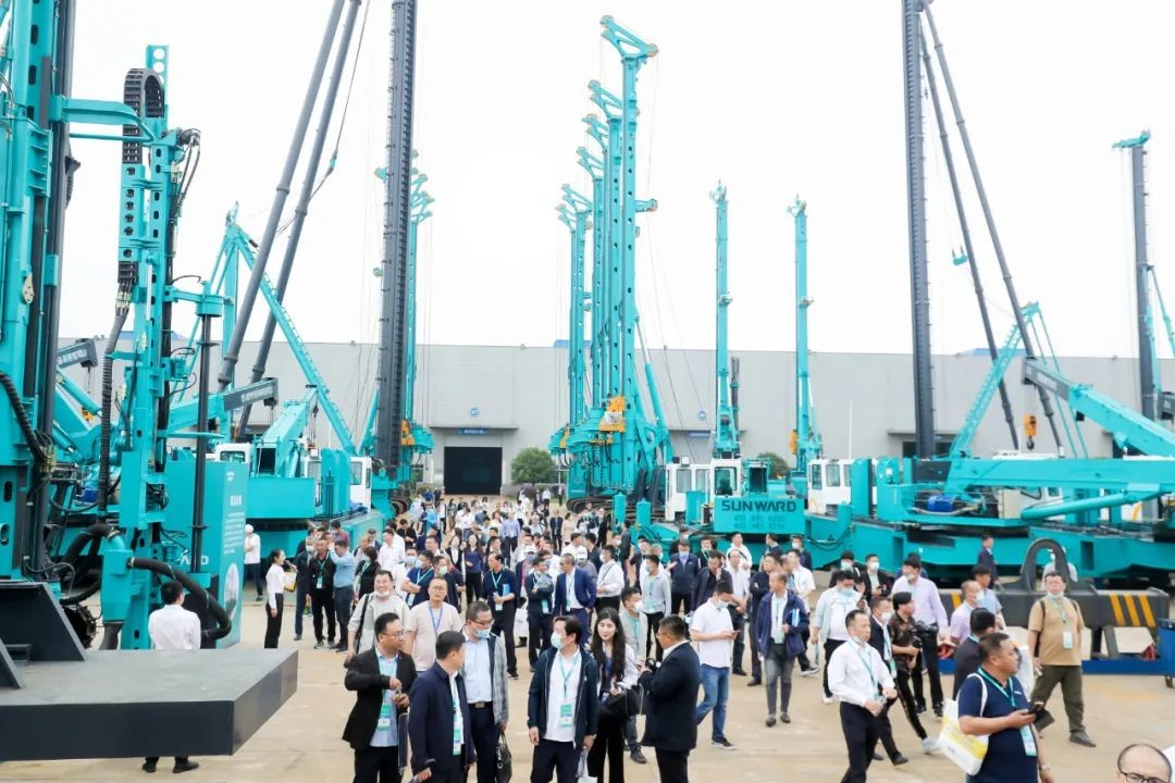 “爆品”出擊！山河智能客戶交流會(huì)簽約超8億元