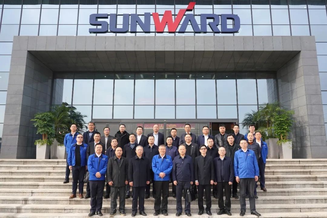 湖南重點建筑企業(yè)團(tuán)調(diào)研山河智能