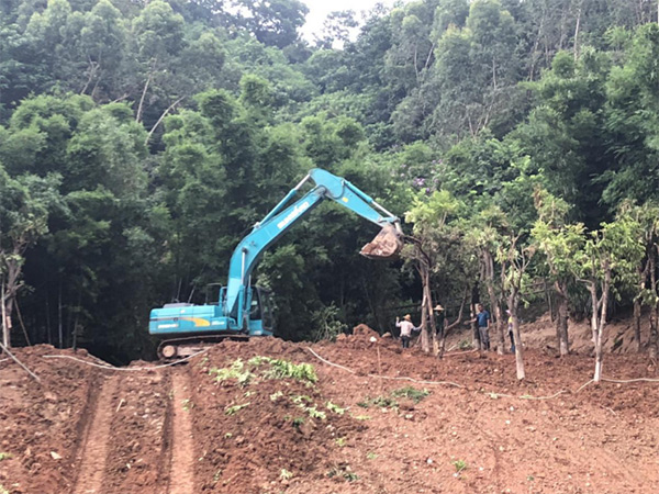 山河智能SWE 215E挖掘機(jī)是他的左膀右臂！