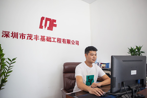 我叫阿忠，忠于事業(yè)，也忠于山河智能旋挖鉆機