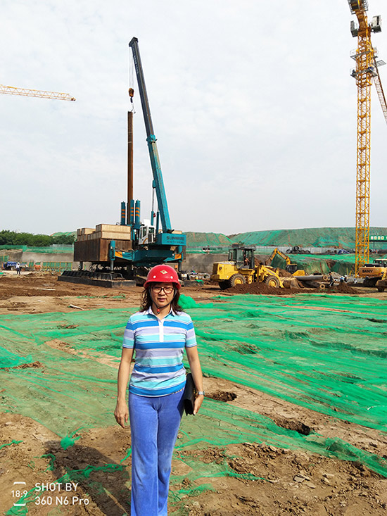 鐘情山河十一年，成就美女老板致富之路