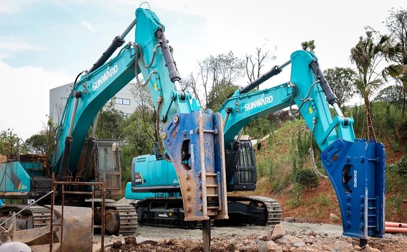 再升級！山河智能“礦山猛士”極限破碎現(xiàn)場直擊