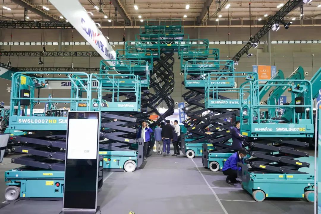 “山河綠”牽手“華為中國(guó)紅”！山河智能高機(jī)設(shè)備集群助力華為團(tuán)泊洼項(xiàng)目