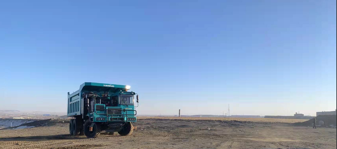 新能源，長(zhǎng)續(xù)航！山河智能首臺(tái)LNG增程式寬體礦卡下線交付