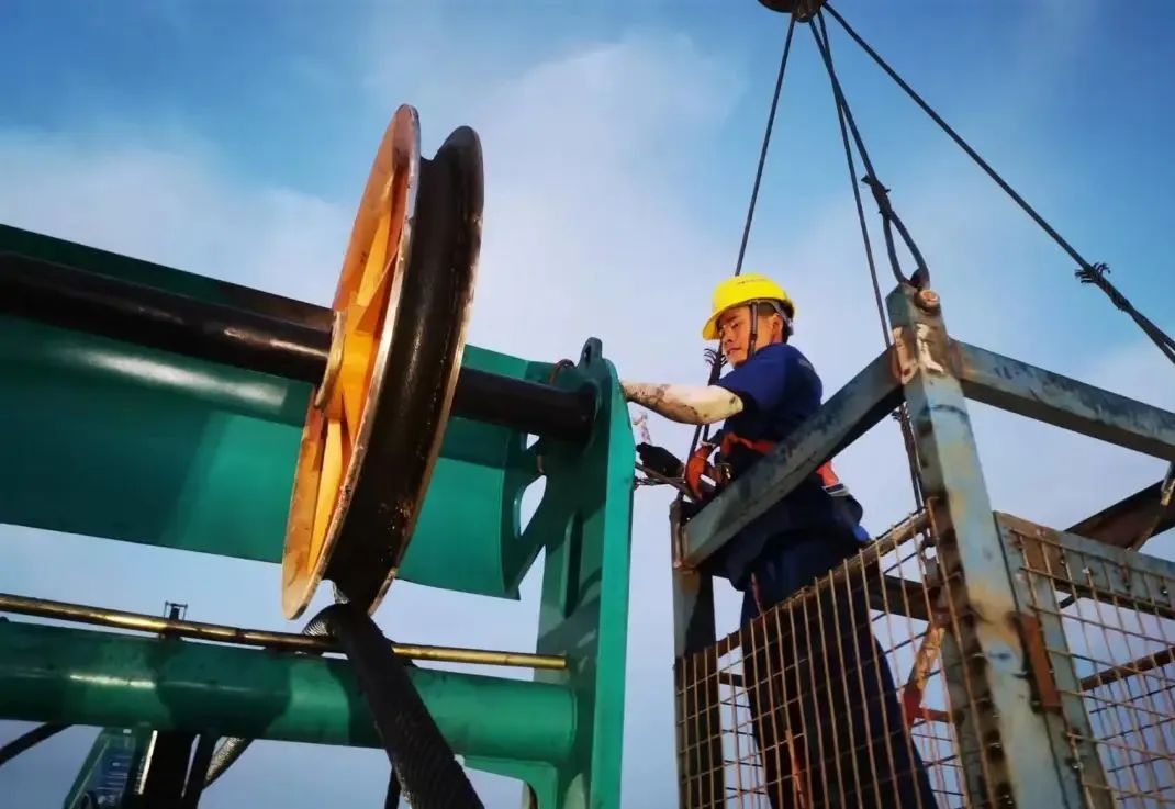 “創(chuàng)造施工奇跡！”他們和山河智能“超級(jí)樁備”一起助建燕磯長(zhǎng)江大橋