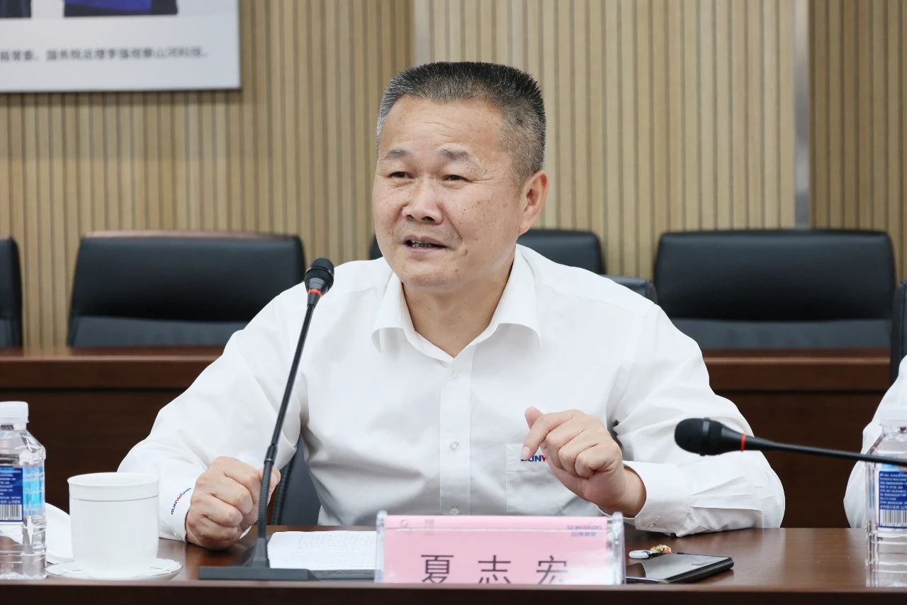 天能控股集團(tuán)黨委書記、董事長(zhǎng)張?zhí)烊温赎?duì)到訪山河智能