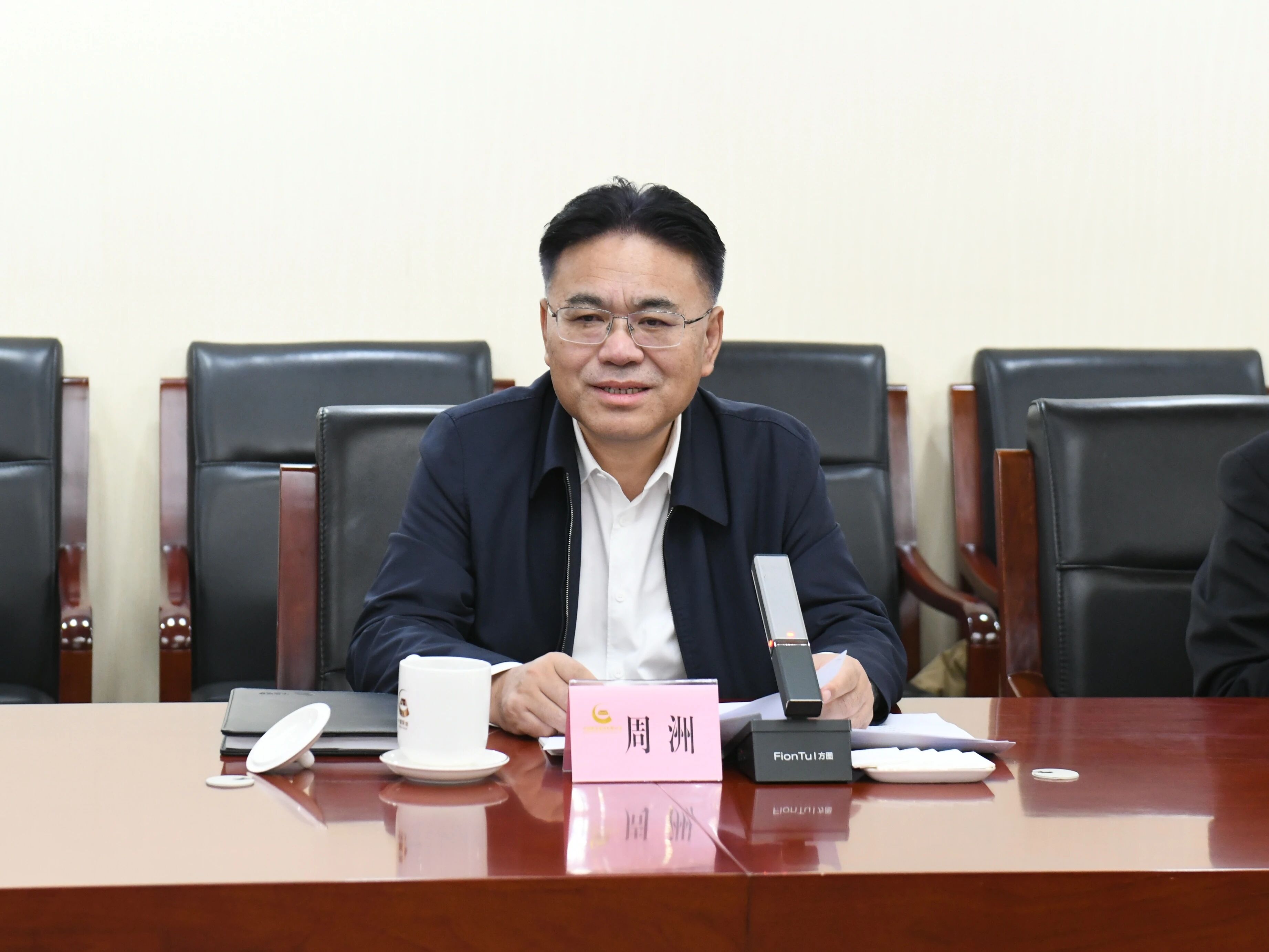 廣州工控集團董事長景廣軍率山河智能團隊到中國黃金集團拜訪交流